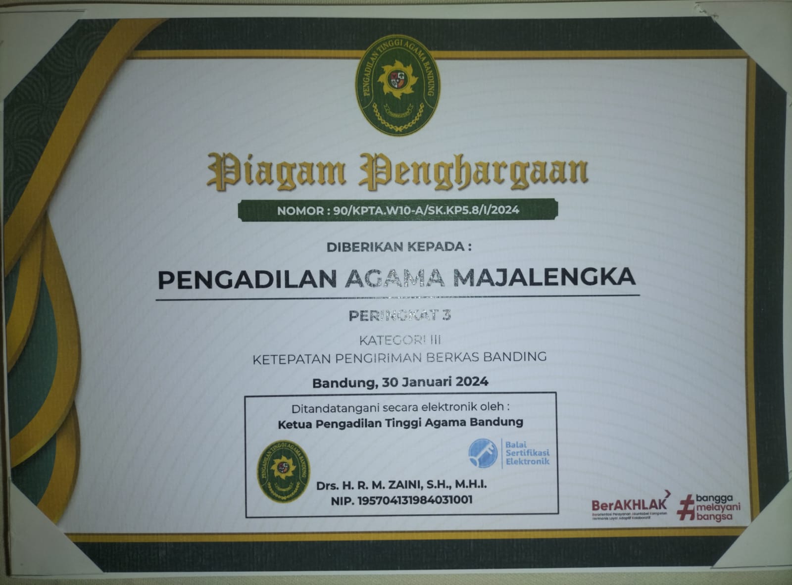BERKAS BANDING